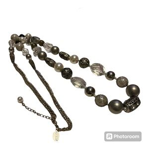 WHITE HOUSE BLACK MARKET SILVER TONE & ACRYLIC NECKLACE